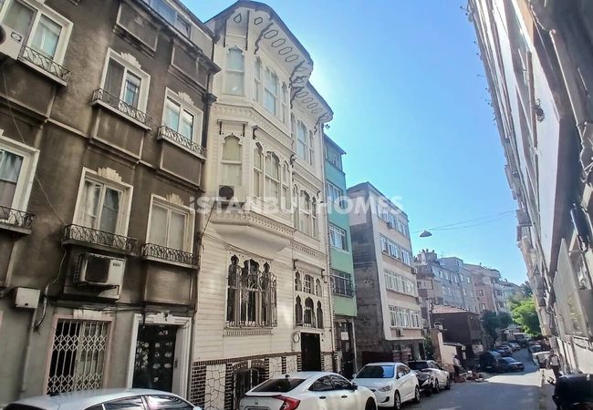 Потрясающий дом с развитой инфраструктурой в Стамбуле 1