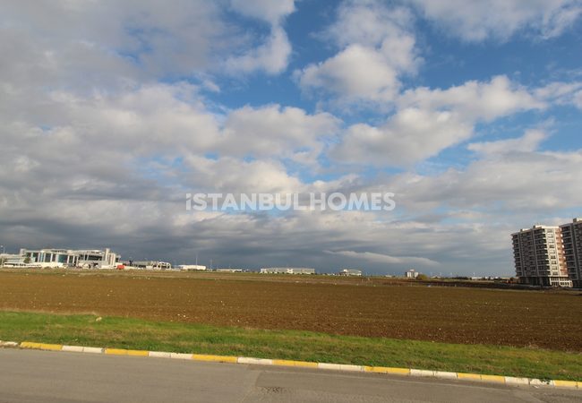 İstanbul Silivri'de Yatırımlık İmarlı 27300 M² Arsa 1
