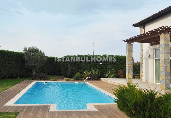 Maisons Plain-pied À Istanbul Entourées Par La Nature 18