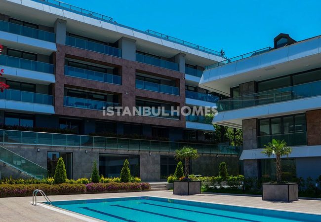 Spacious Sea View Real Estate in Buyukcekmece, Istanbul 2