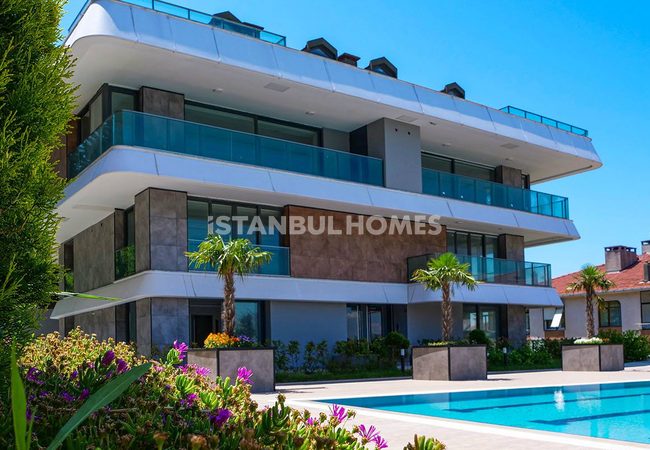 Spacious Sea View Real Estate in Buyukcekmece, Istanbul 3