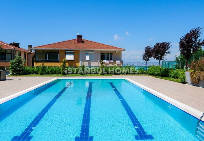 Spacious Sea View Real Estate in Buyukcekmece, Istanbul 5