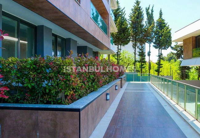 Spacious Sea View Real Estate in Buyukcekmece, Istanbul 8