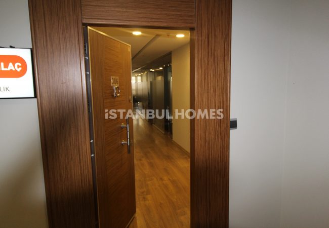 Immobilier Commercial À Istanbul À Côté De L'autoroute E-5 4