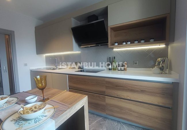 Apartments in a Complex with Swimming Pool in Istanbul 10