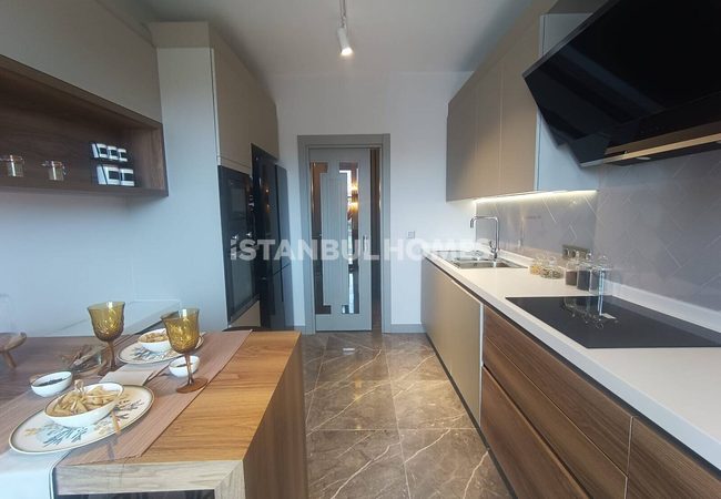 Apartments in a Complex with Swimming Pool in Istanbul 11