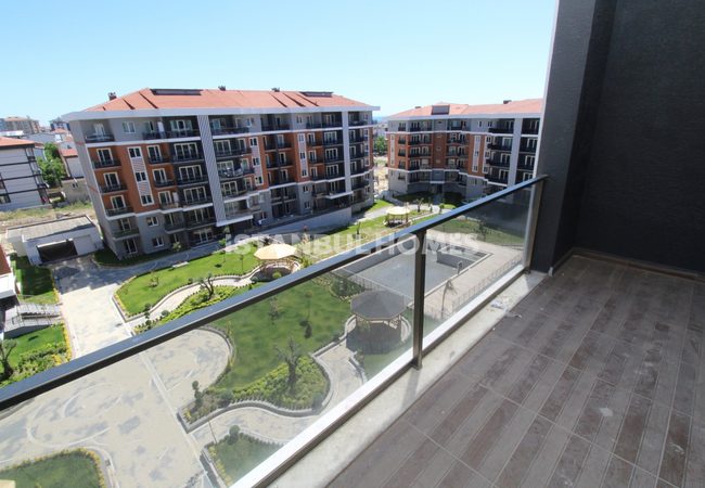 Immobilien In Einer Anlage Mit Pools In Istanbul Silivri 27