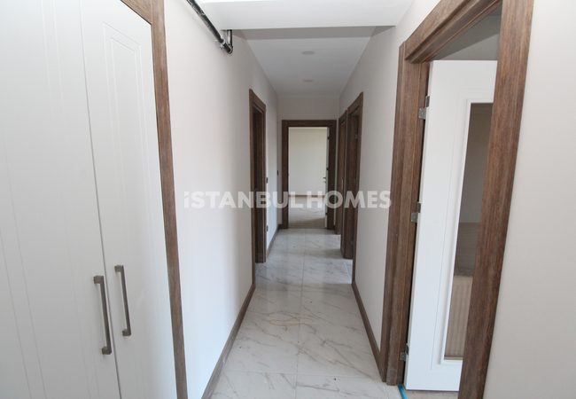 Immobilien In Einer Anlage Mit Pools In Istanbul Silivri 24