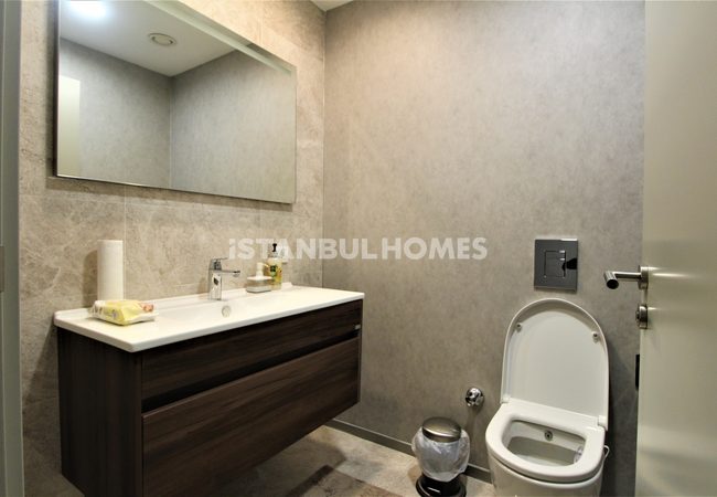 Apartment in a Complex with Rich Facilities in ümraniye 26