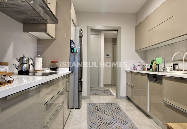 Apartment in a Complex with Rich Facilities in ümraniye 18