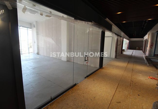 Shops Close to Public Transport in Istanbul Merter 5