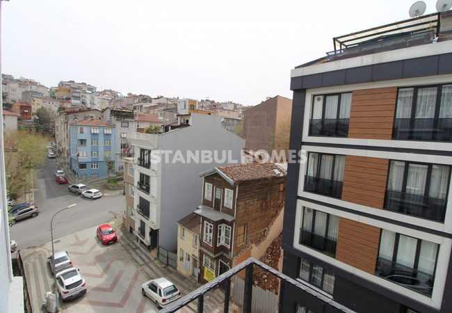 Centrally Located One-bedroom Apartment for Sale in Uskudar 13