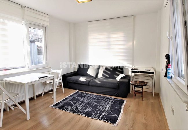 Centrally Located One-bedroom Apartment for Sale in Uskudar 3