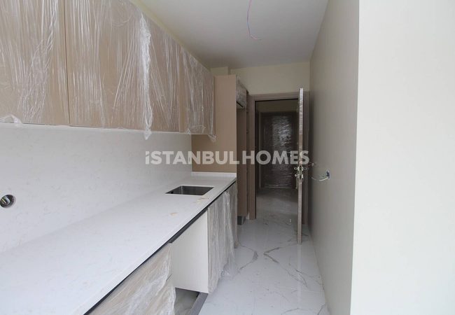Real Estate with Bosphorus Views in a Secure Complex in Uskudar 16