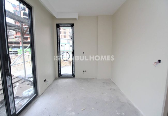Real Estate with Bosphorus Views in a Secure Complex in Uskudar 17