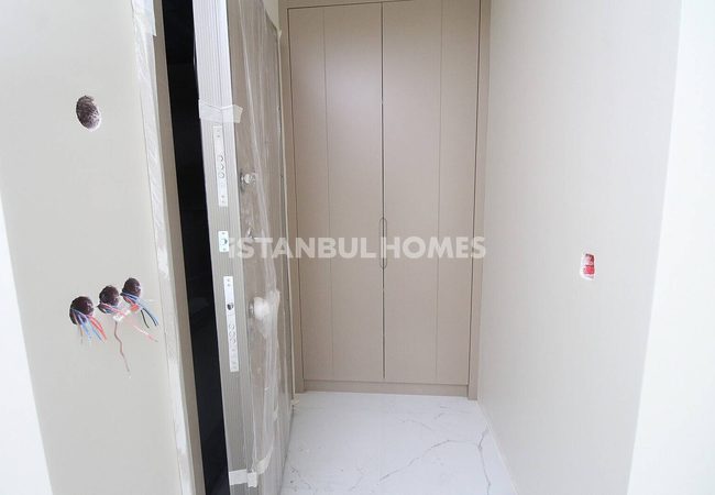 Real Estate with Bosphorus Views in a Secure Complex in Uskudar 21