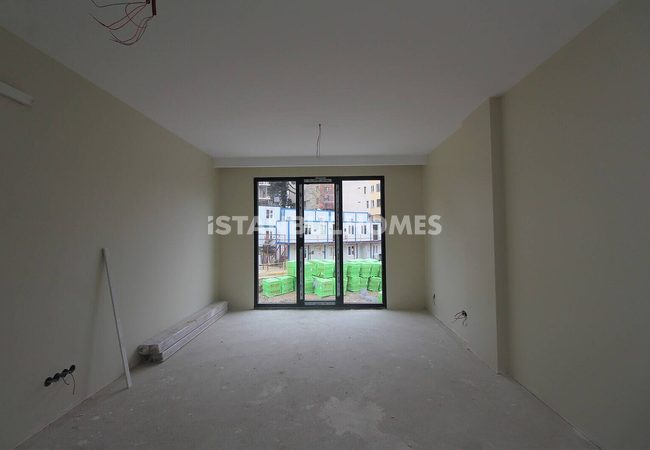 Real Estate with Bosphorus Views in a Secure Complex in Uskudar 12