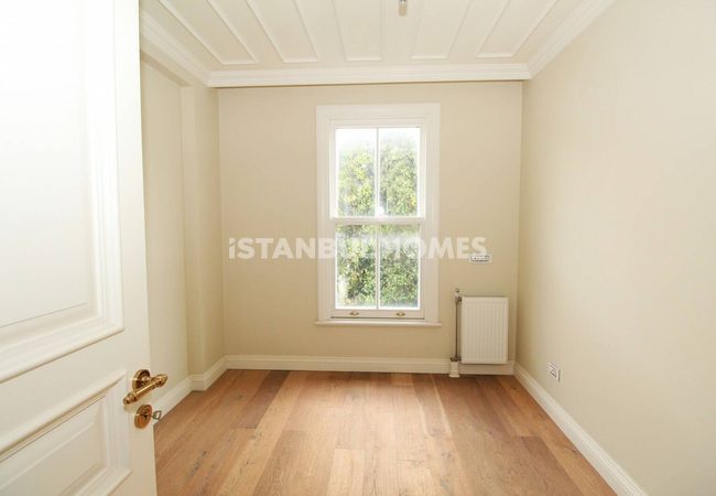 Bosphorus View Apartments in Building in Istanbul Sariyer 29