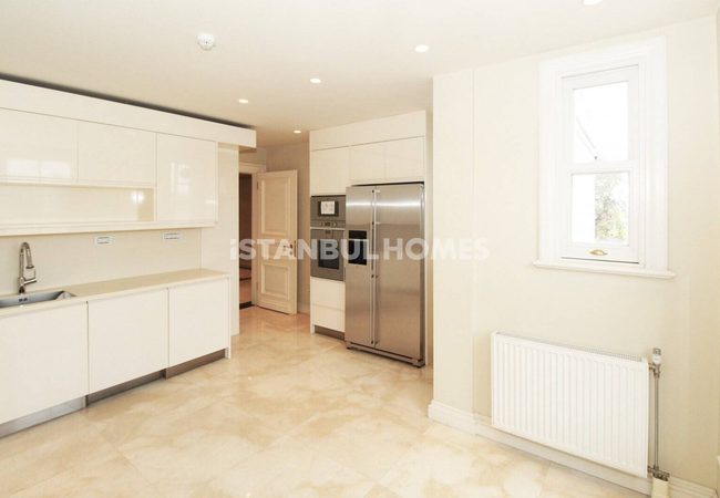 Bosphorus View Apartments in Building in Istanbul Sariyer 33