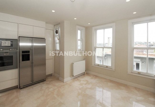 Bosphorus View Apartments in Building in Istanbul Sariyer 34