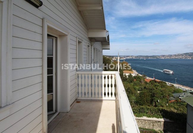 Bosphorus View Apartments in Building in Istanbul Sariyer 39
