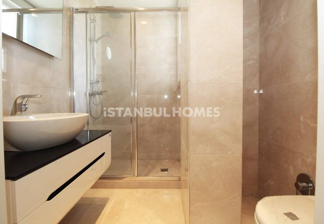 Bosphorus View Apartments in Building in Istanbul Sariyer 50