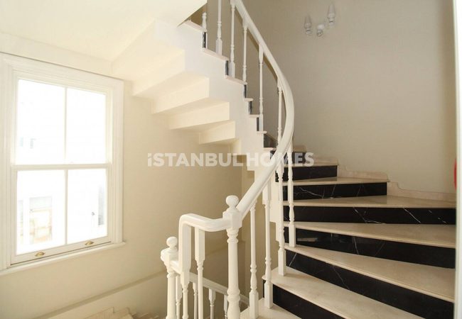 Bosphorus View Apartments in Building in Istanbul Sariyer 54
