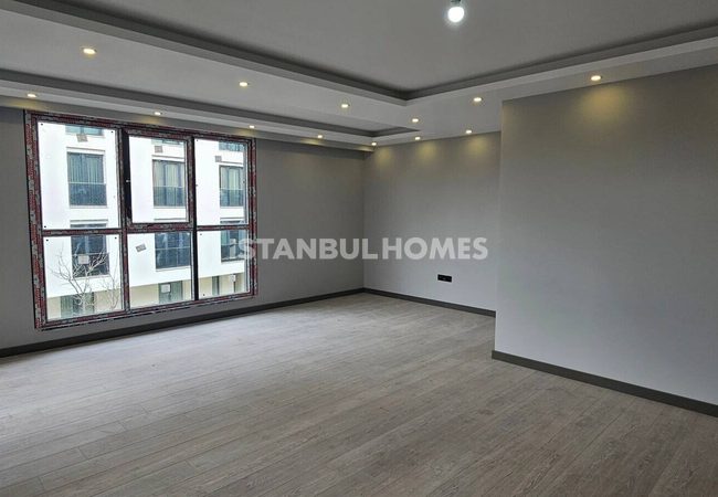 Real Estate in Equipped Complex in Uskudar Istanbul 6