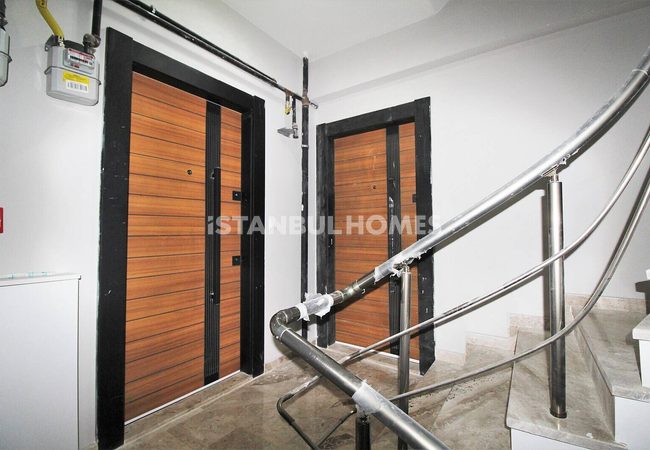 Well-located 1+1 Flat Close to Bazaar in Eyüpsultan Istanbul 13