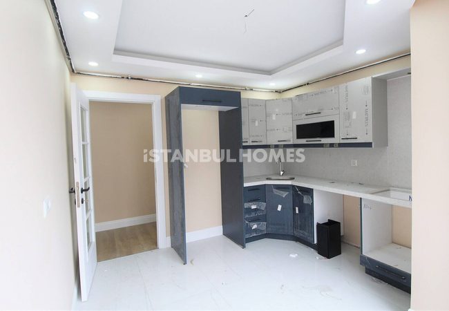 Well-located 1+1 Flat Close to Bazaar in Eyüpsultan Istanbul 7
