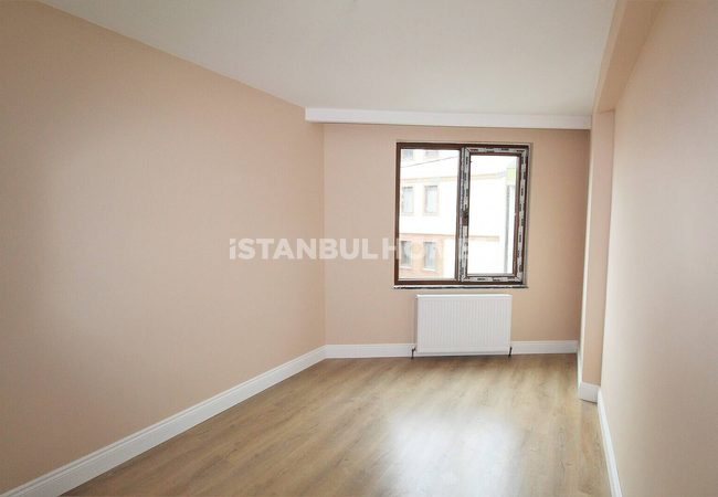 Well-located 1+1 Flat Close to Bazaar in Eyüpsultan Istanbul 9