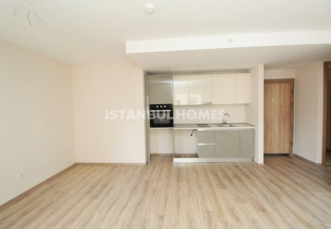 1-bedroom Flat in a Complex Near the Metrobus Stop in Kagithane 4