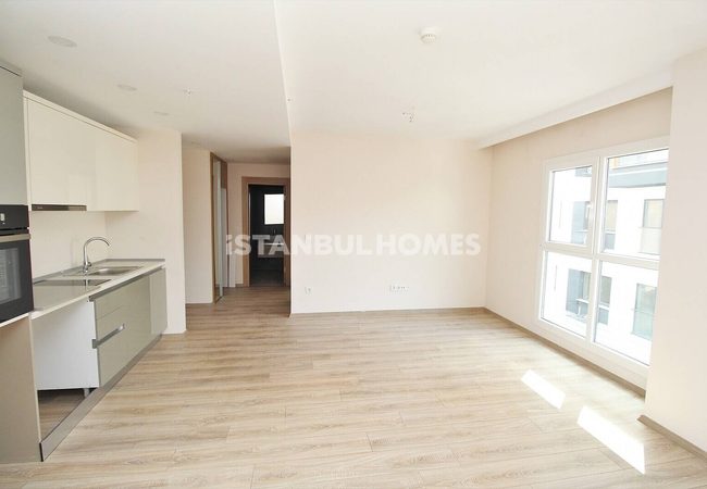 1-bedroom Flat in a Complex Near the Metrobus Stop in Kagithane 3