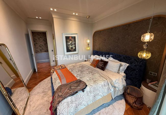 Flats in Luxury Project with Views on 3 Bridges in Istanbul Sariyer 16