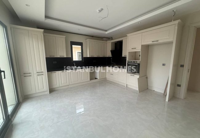 Büyükçekmece’de Villa Sitesinde Havuzlu ve Bahçeli Villalar 8
