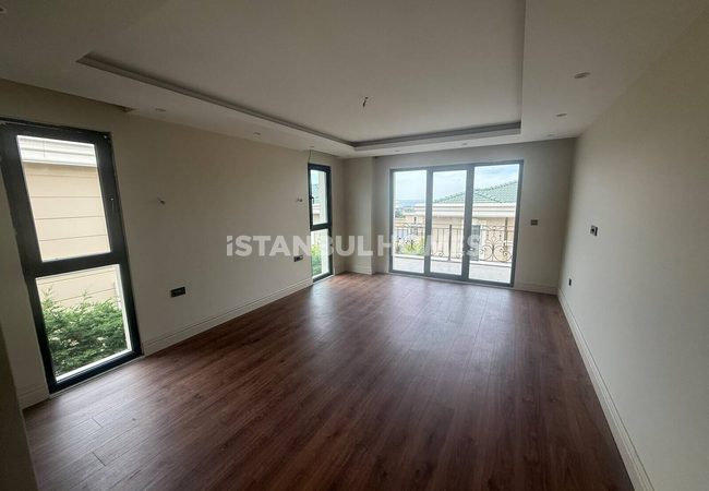 Büyükçekmece’de Villa Sitesinde Havuzlu ve Bahçeli Villalar 9