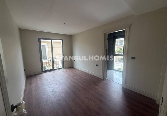 Büyükçekmece’de Villa Sitesinde Havuzlu ve Bahçeli Villalar 11
