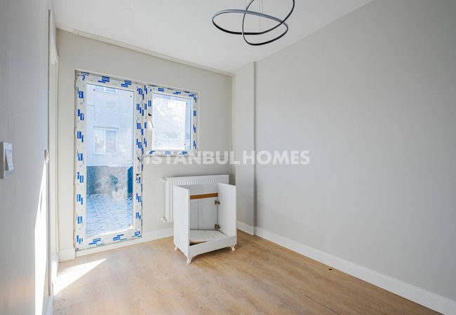 Key-ready Whole Building in Fatih 100 M From Arterial Road 9