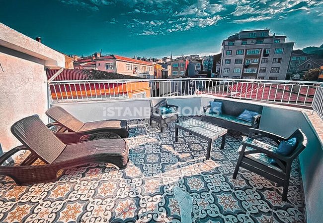 Bâtiment Avec Terrasse Près Du Métro À Istanbul Fatih 10