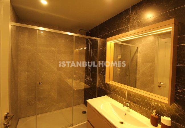 Immobilien Mit Seeblick In Der Nähe Der Hauptstraße In Istanbul 19