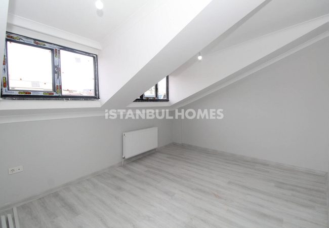 Duplex Apartment Near the Main Road in Bayrampasa Istanbul 9