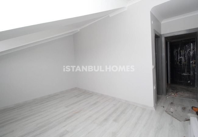 Duplex Apartment Near the Main Road in Bayrampasa Istanbul 10