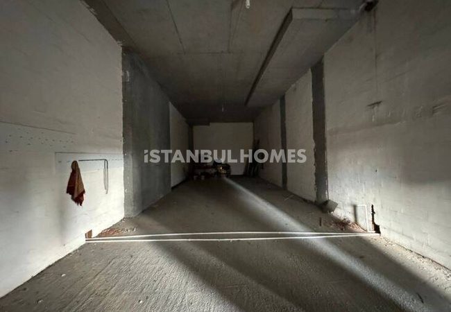 محلات تجارية قريبة من الطرق السريعة والمتروباص في اسنيورت 10
