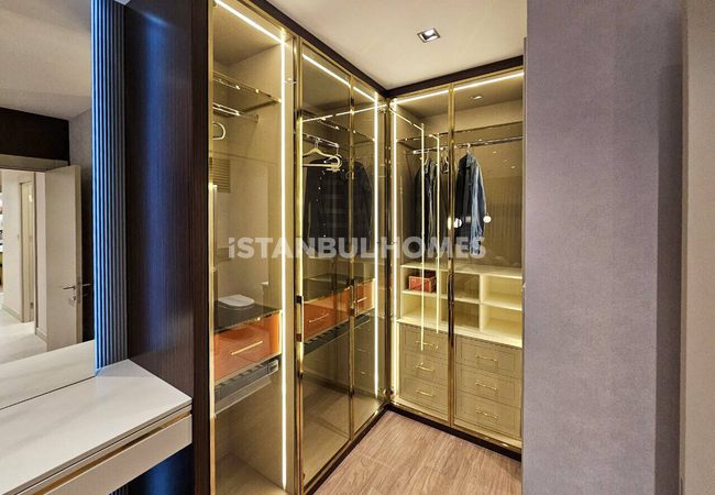 İstanbul Küçükçekmece'de Havuzlu Sitede Satılık Daireler 13
