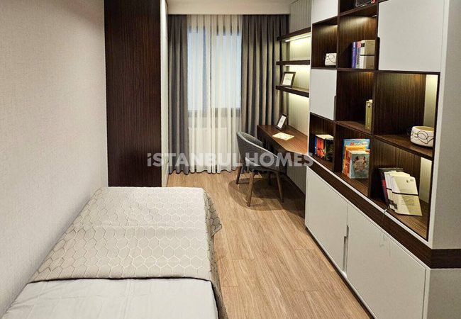 İstanbul Küçükçekmece'de Havuzlu Sitede Satılık Daireler 14