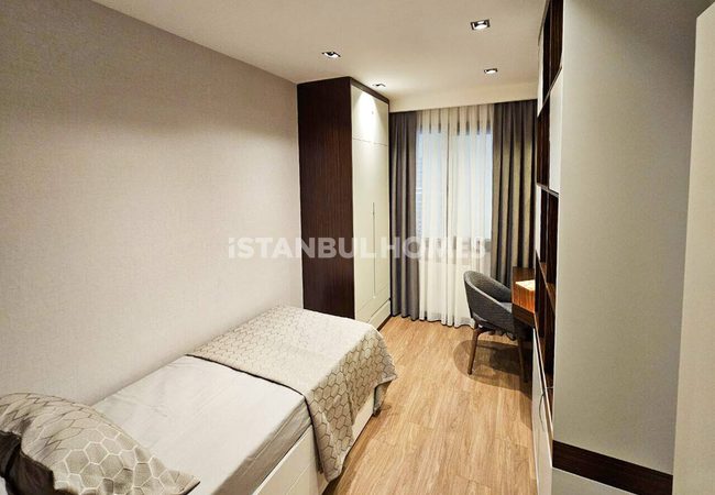 İstanbul Küçükçekmece'de Havuzlu Sitede Satılık Daireler 15