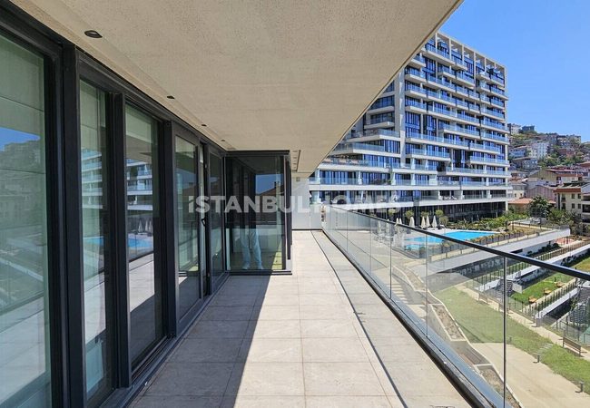 Стильные апартаменты в комплексе с бассейном в Малтепе 25