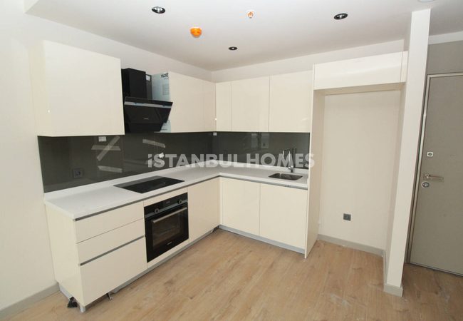 İstanbul'da Zengin Olanaklara Sahip Sitede 1+1 Daire 4