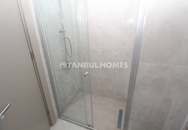 İstanbul'da Zengin Olanaklara Sahip Sitede 1+1 Daire 8