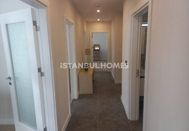 Flats in a Complex with a Pool in Buyukcekmece 17
